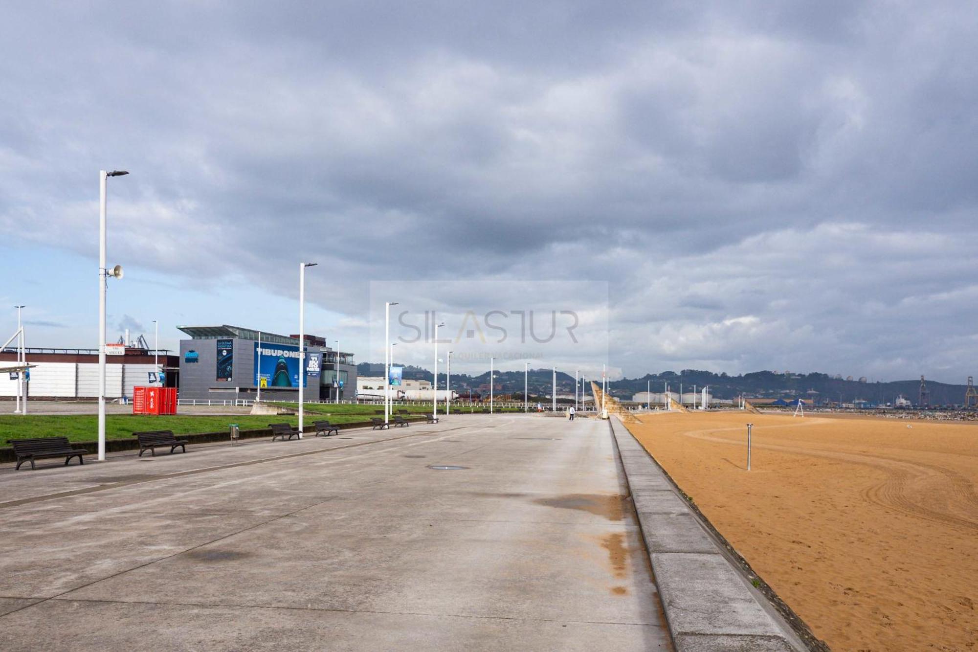 A Pie De Playa B By Silastur Gijon Bagian luar foto